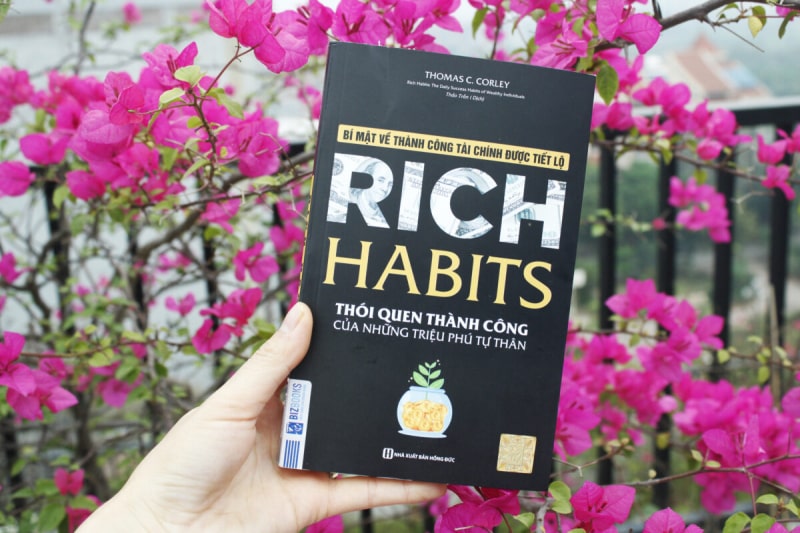 Sách Rich Habits